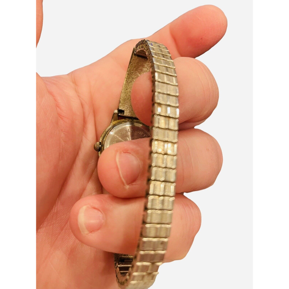 SR626SW Women's Wristwatch Quartz Silver Stainless Steel Turquoise Japan - Picture 8 of 12